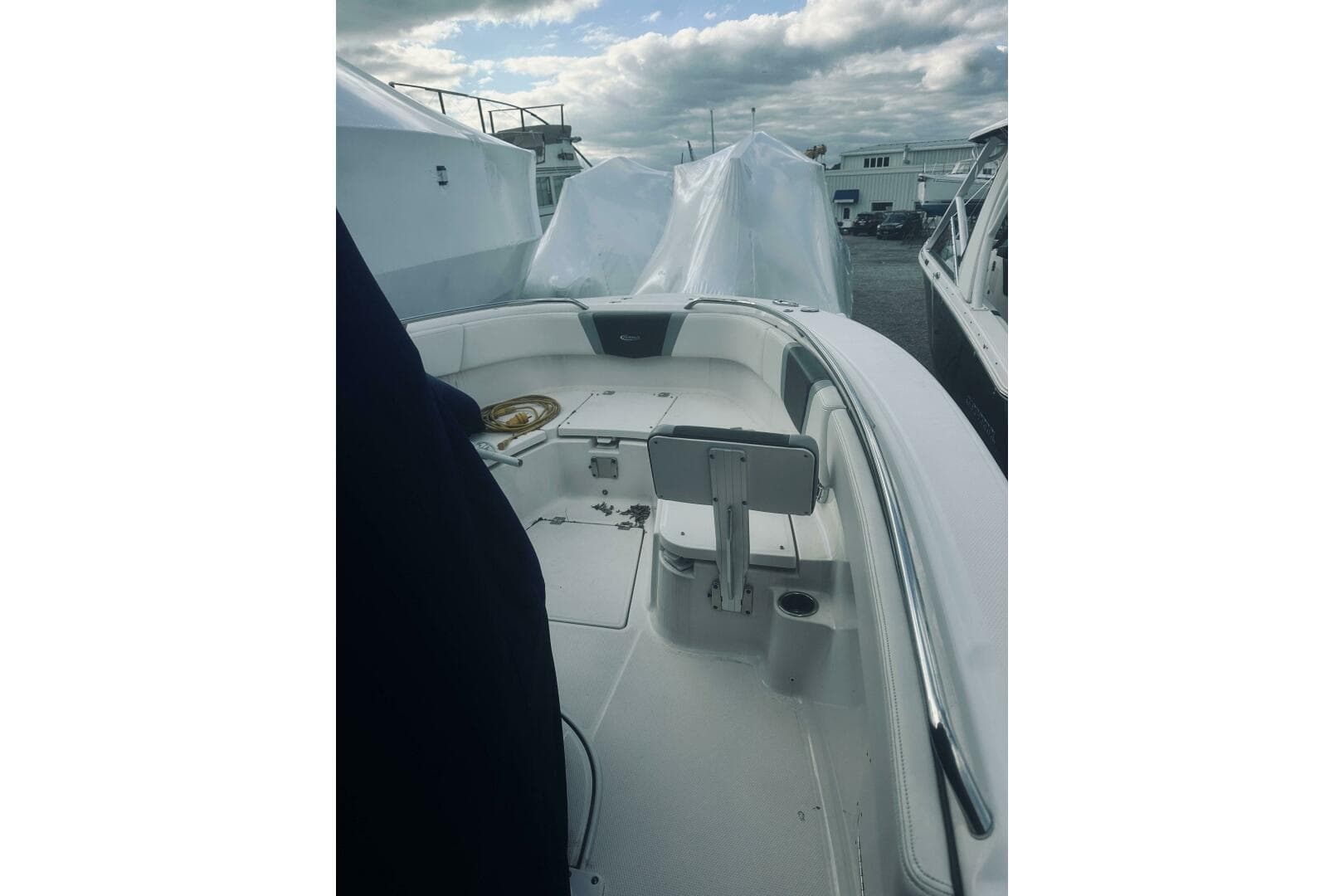 2022 Robalo R272 Center Console — photo 52