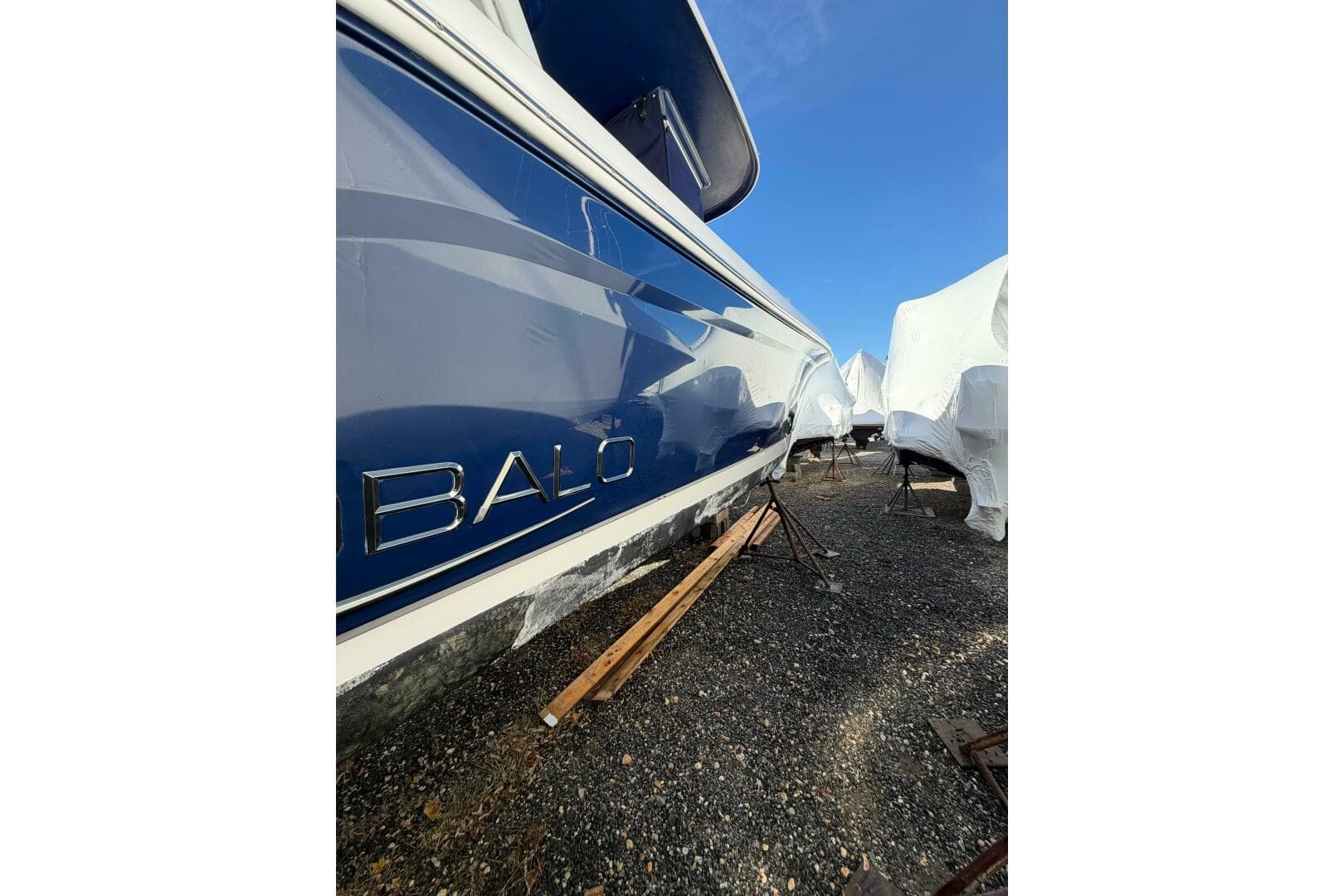 2022 Robalo R272 Center Console — photo 9