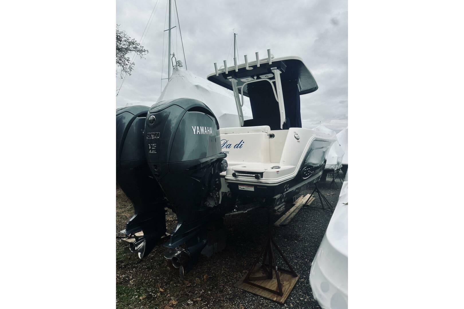 2022 Robalo R272 Center Console — photo 14