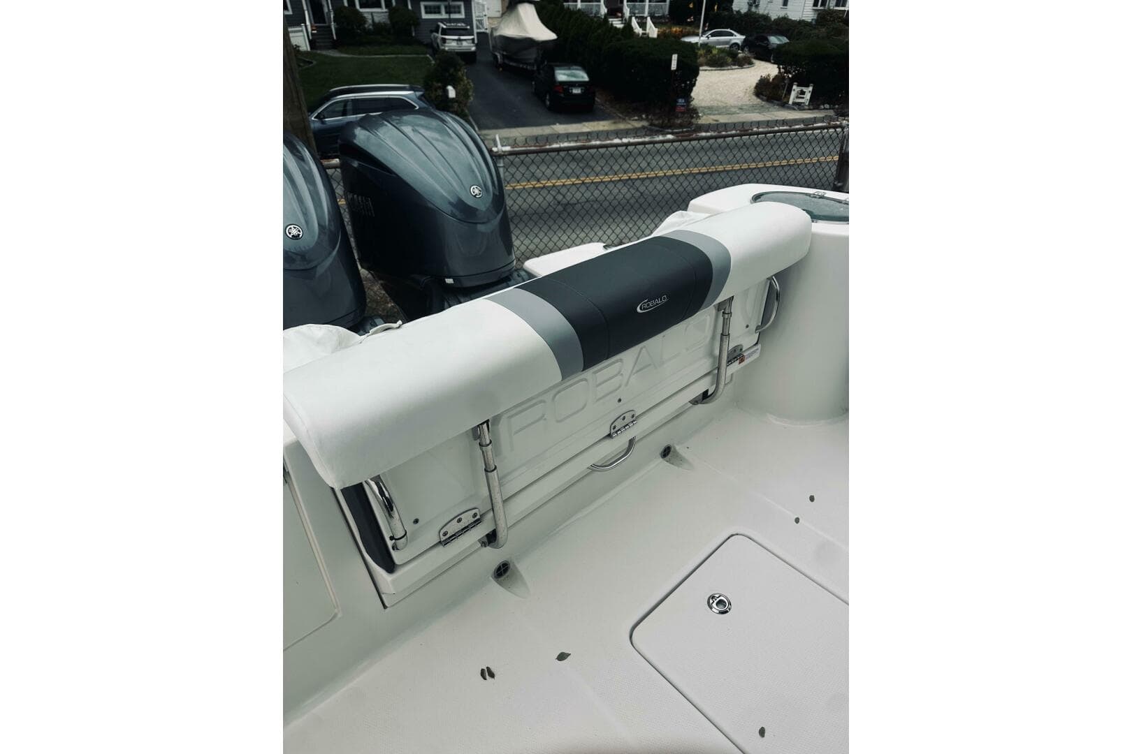 2022 Robalo R272 Center Console — photo 37