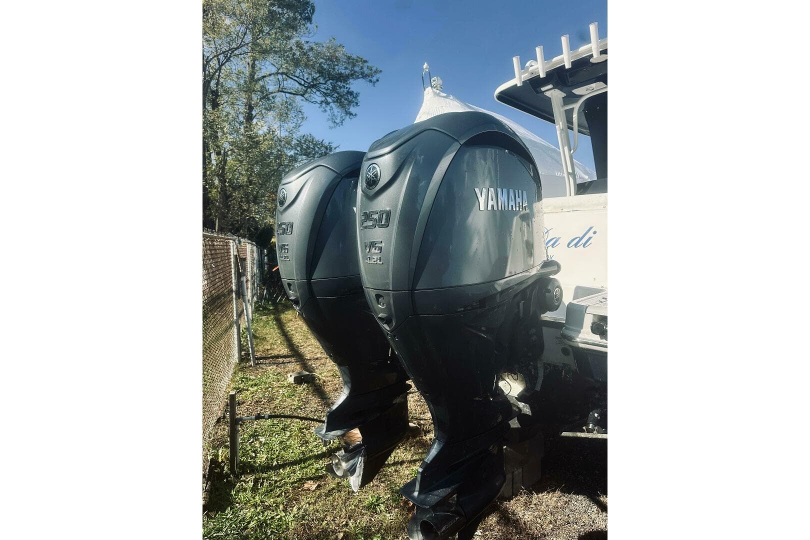 2022 Robalo R272 Center Console — photo 16