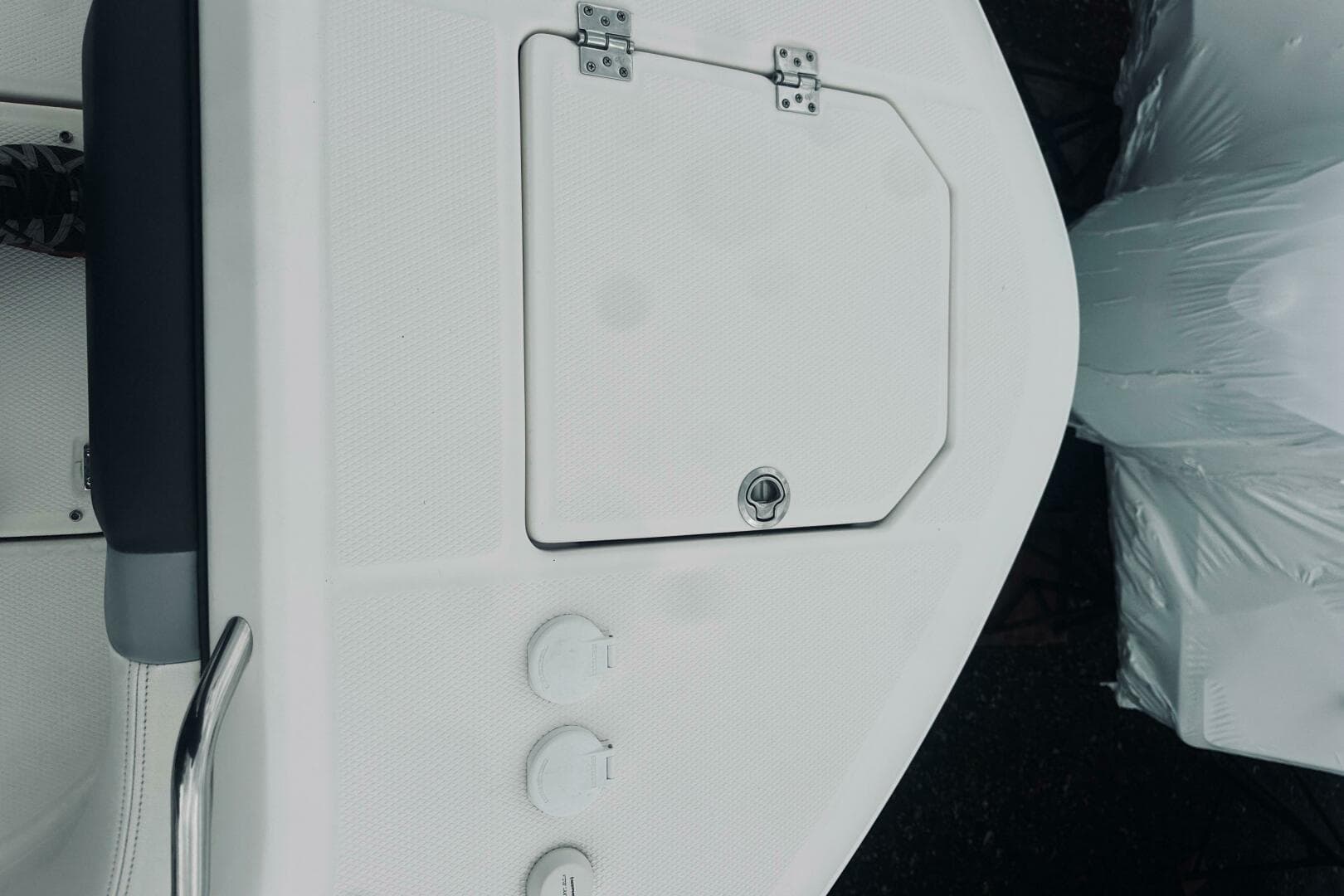 2022 Robalo R272 Center Console — photo 76