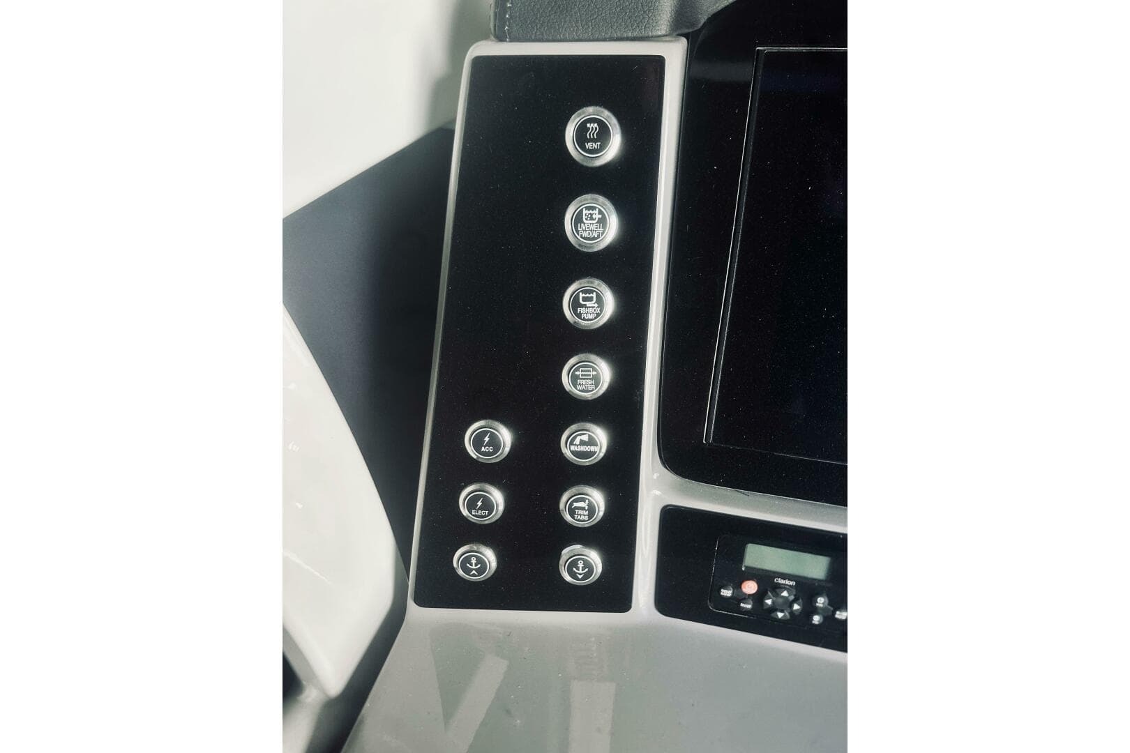 2022 Robalo R272 Center Console — photo 48