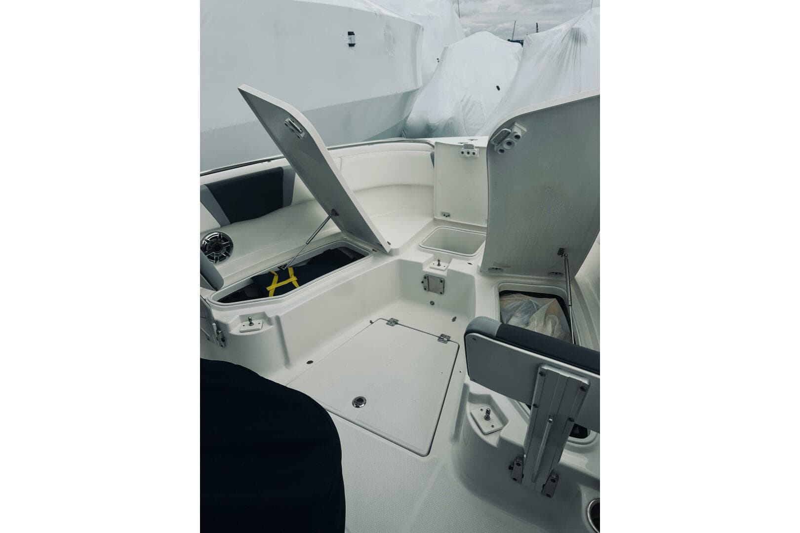 2022 Robalo R272 Center Console — photo 71