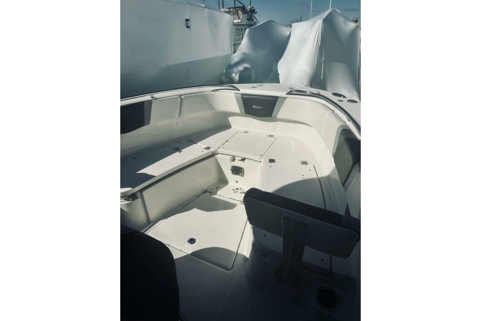 2022 Robalo R272 Center Console — photo 51