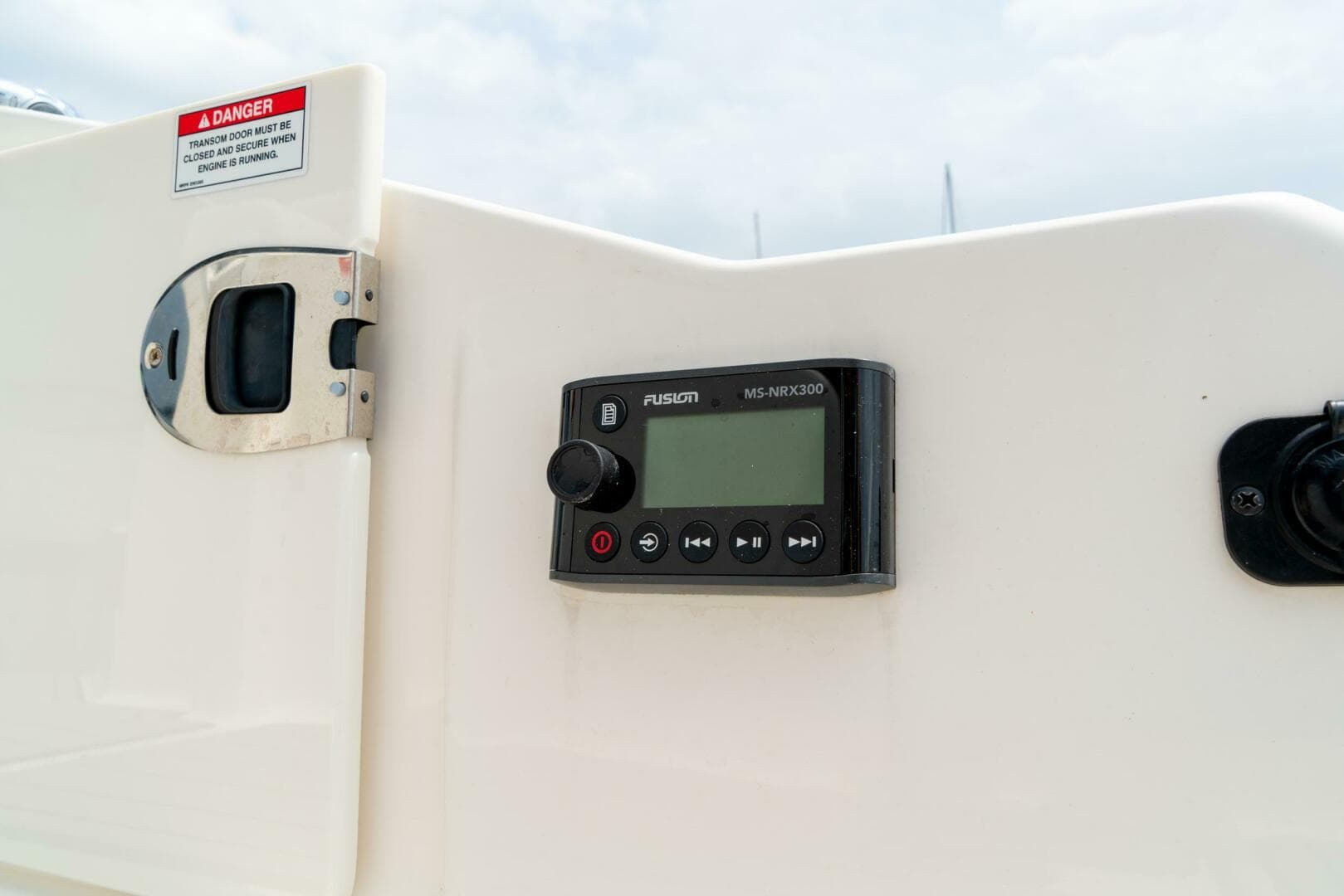 2022 Sea Ray — photo 27