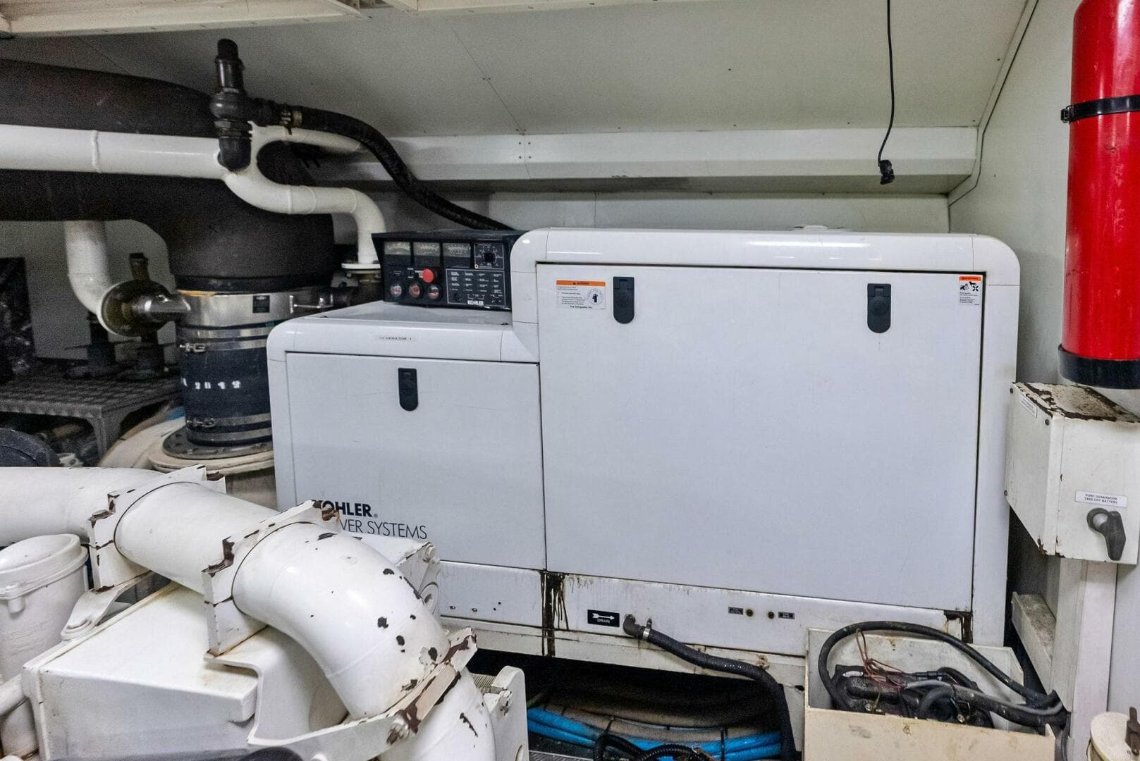 2014 Custom Line 100 — photo 98