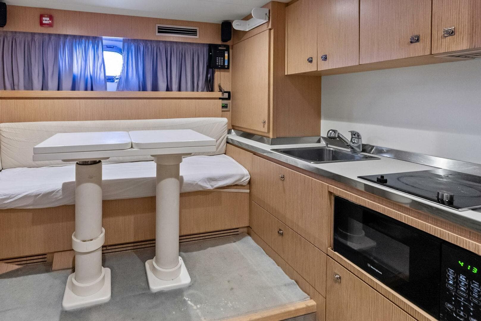 2014 Custom Line 100 — photo 84