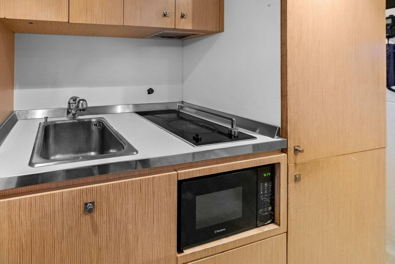 2014 Custom Line 100 — photo 85