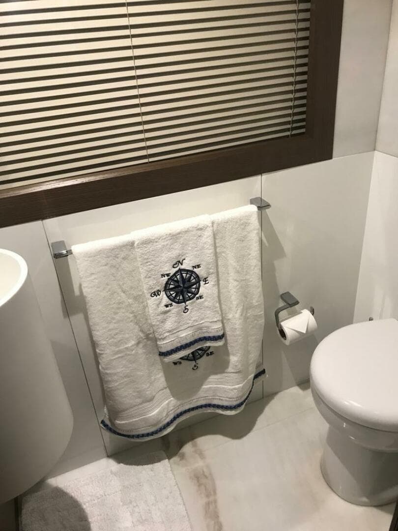 2014 Custom Line 100 — photo 62