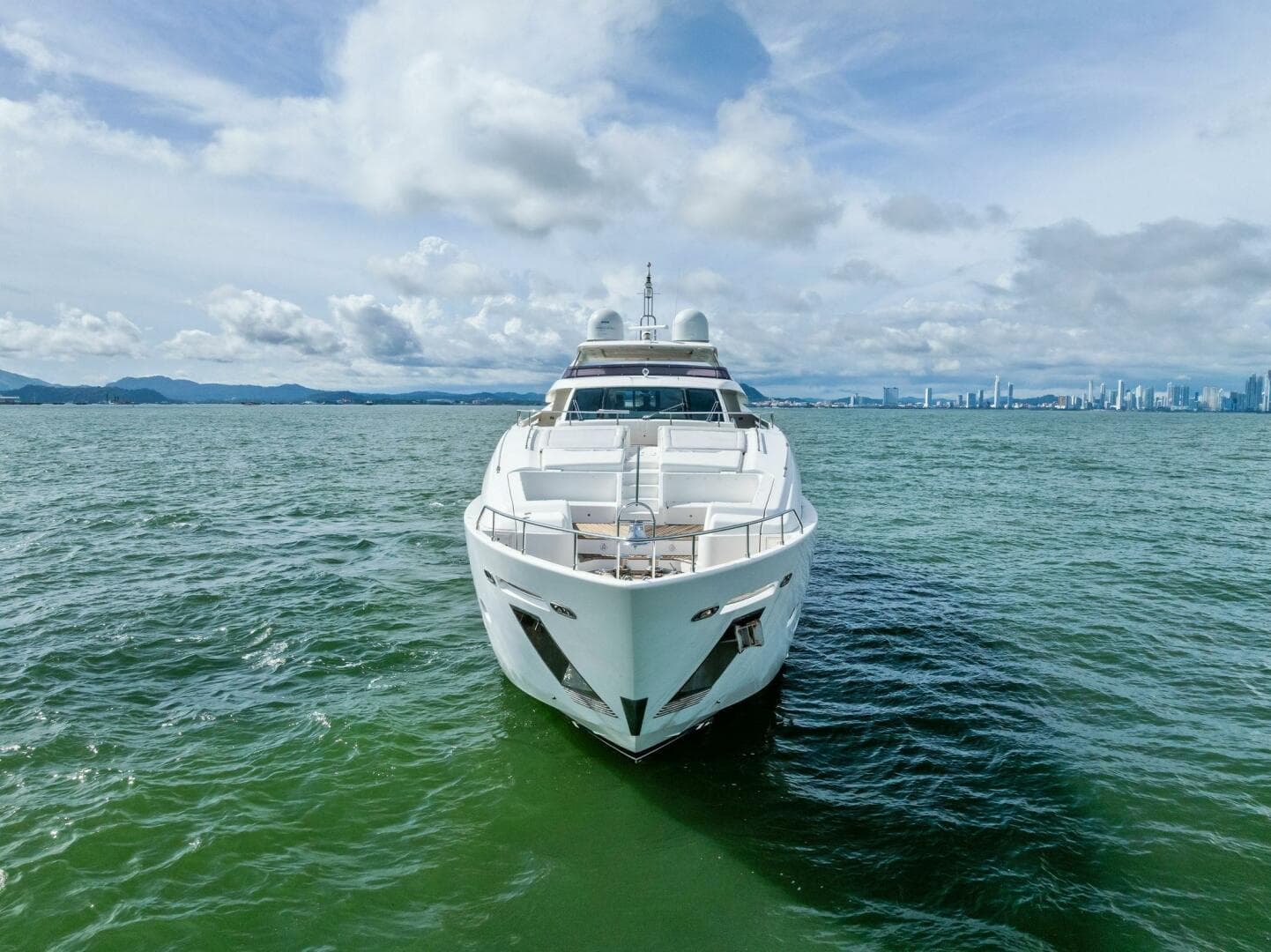 2014 Custom Line 100 — photo 9