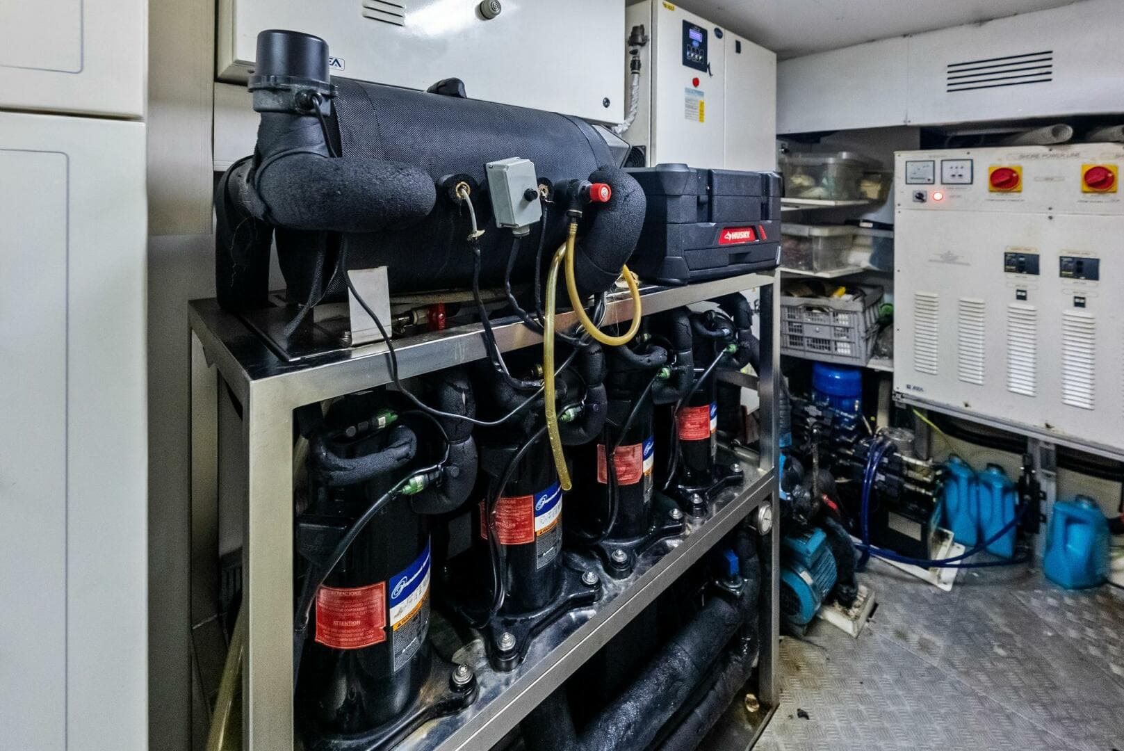 2014 Custom Line 100 — photo 94