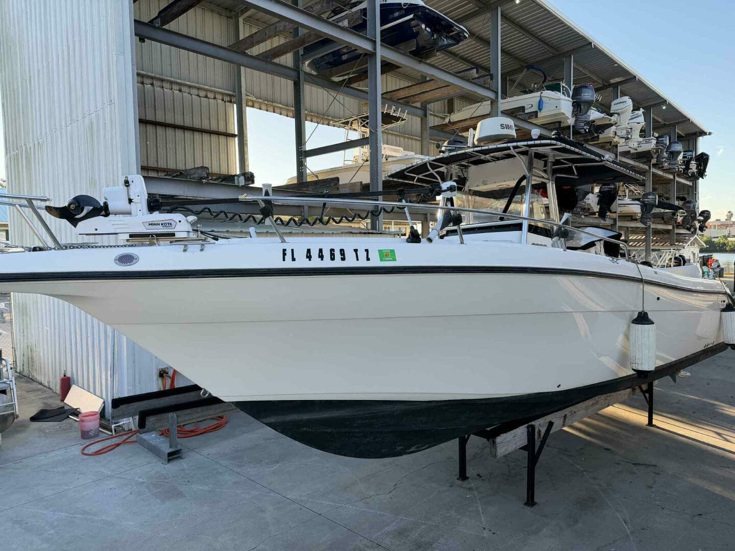 2004 Century 3200 Center Console — photo 3