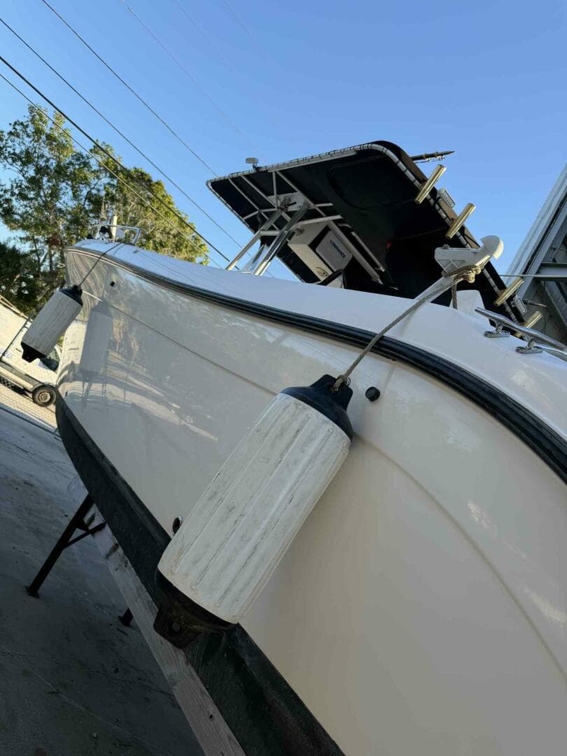 2004 Century 3200 Center Console — photo 41