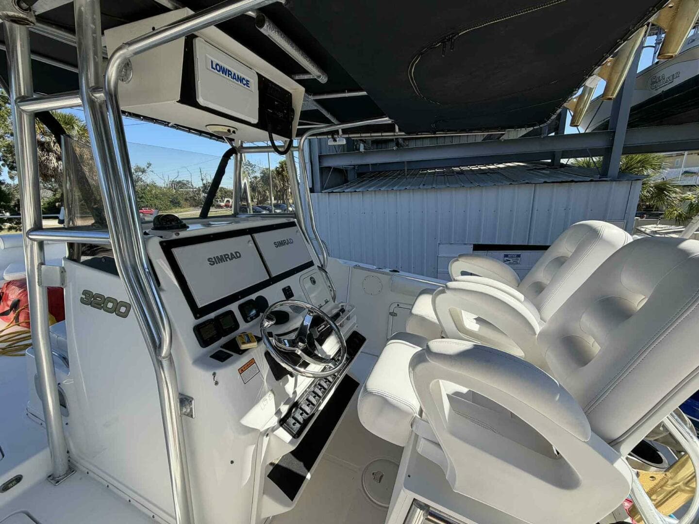 2004 Century 3200 Center Console — photo 28