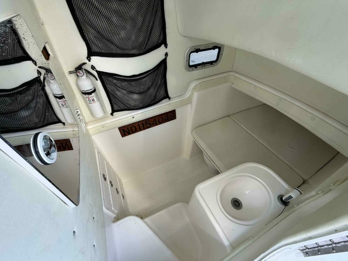 2004 Century 3200 Center Console — photo 36