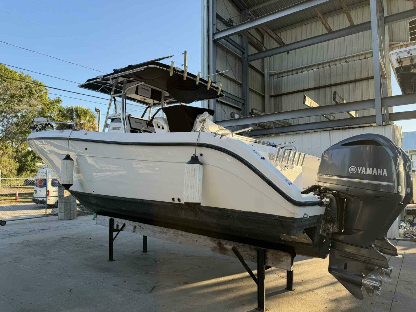 2004 Century 3200 Center Console — photo 52