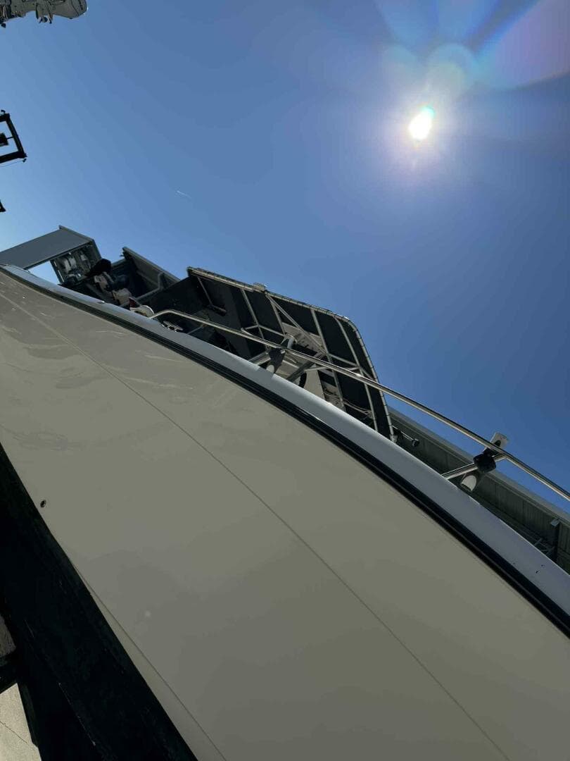 2004 Century 3200 Center Console — photo 40