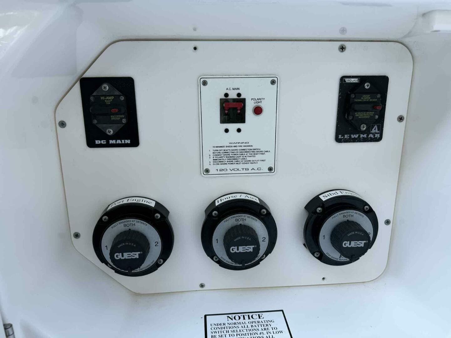 2004 Century 3200 Center Console — photo 25