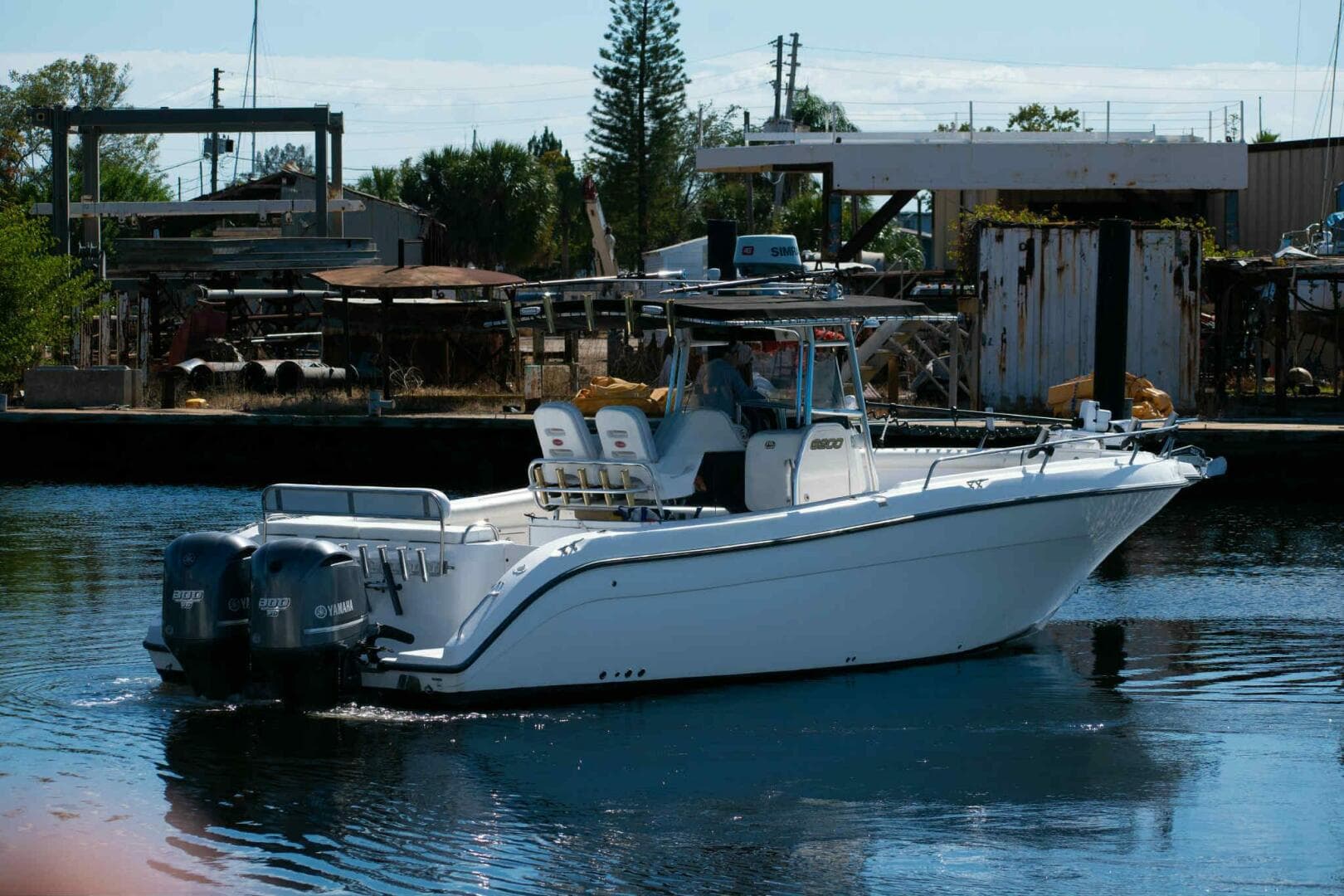 2004 Century 3200 Center Console — photo 54