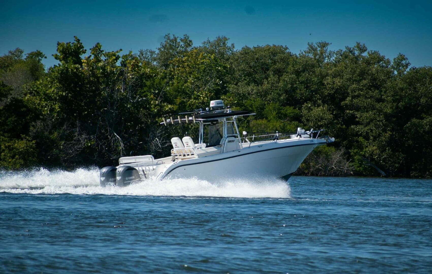 2004 Century 3200 Center Console — photo 56