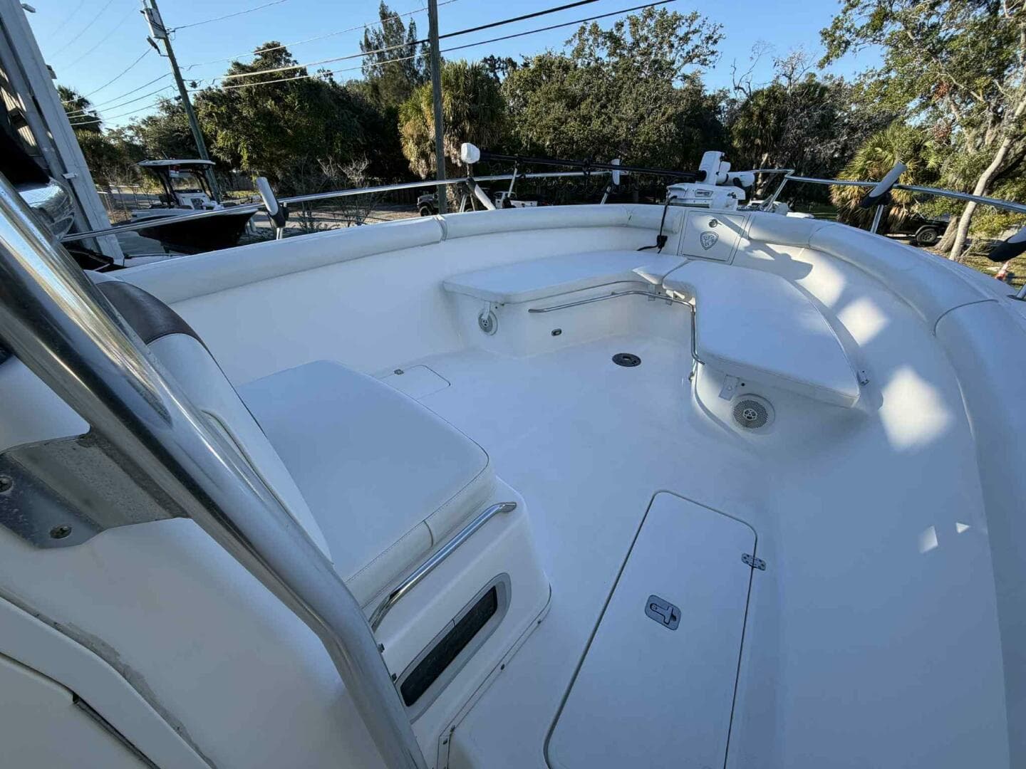 2004 Century 3200 Center Console — photo 15