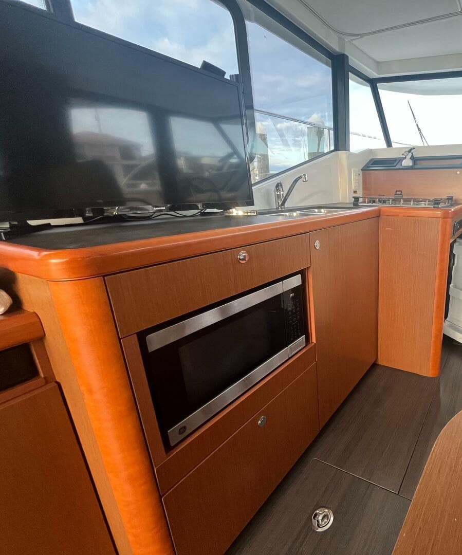 2016 Beneteau Swift Trawler 30 — photo 7