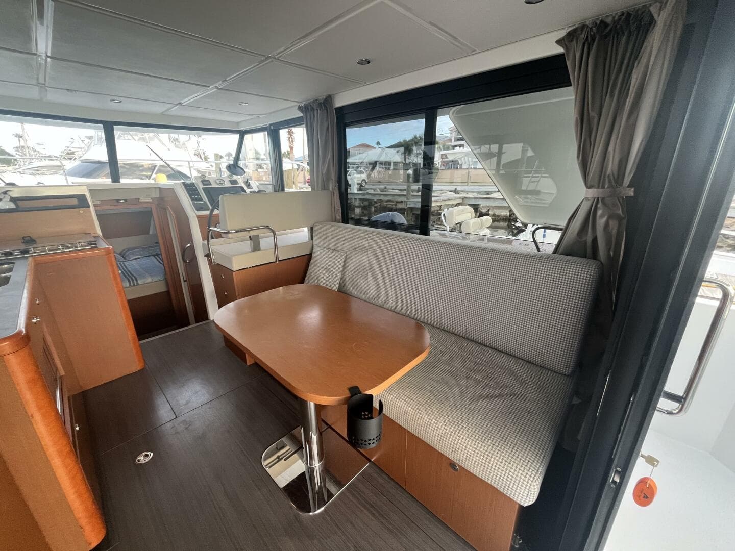 2016 Beneteau Swift Trawler 30 — photo 4