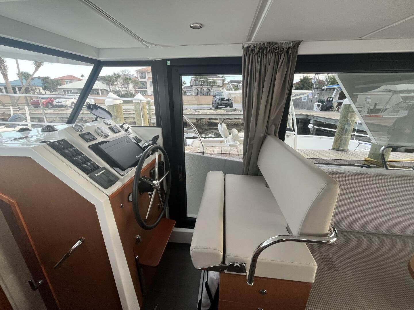 2016 Beneteau Swift Trawler 30 — photo 13