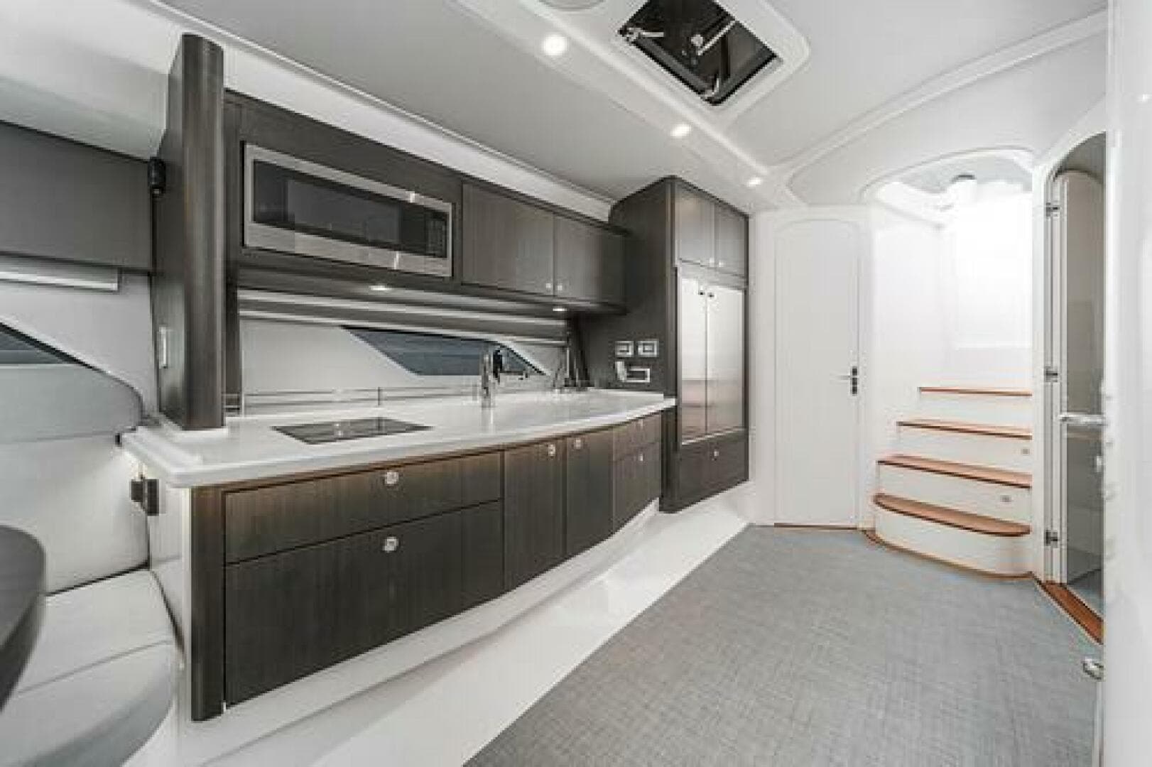 2022 Intrepid 477 Evolution — photo 32