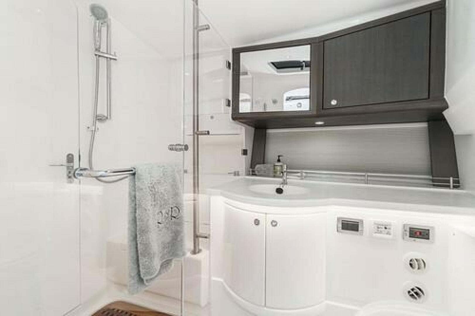 2022 Intrepid 477 Evolution — photo 37