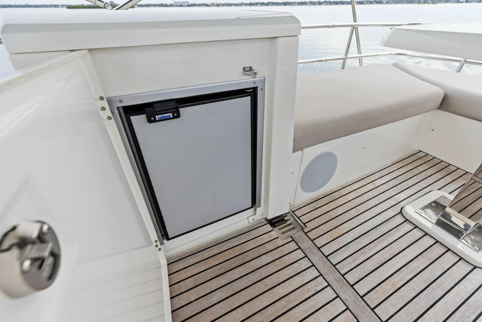 2022 Prestige 420 — photo 44