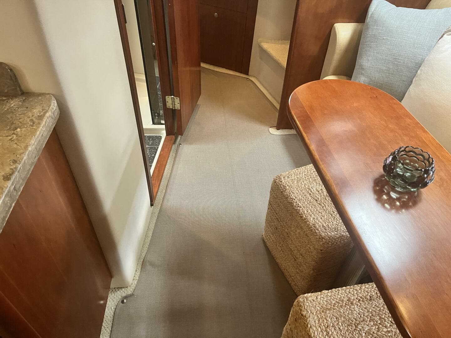 2008 Cruisers Yachts 390 Sport Coupe — photo 35