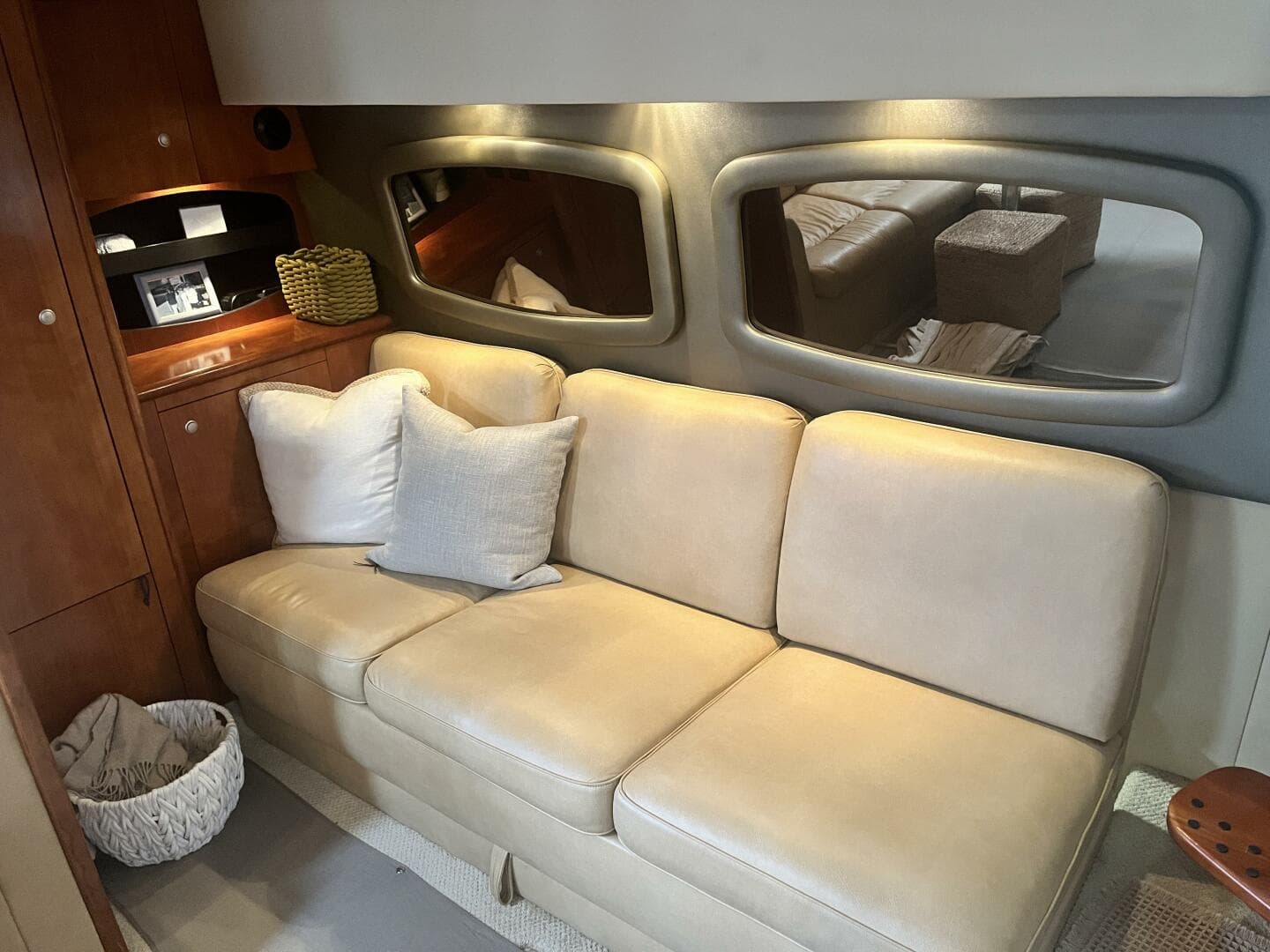 2008 Cruisers Yachts 390 Sport Coupe — photo 28