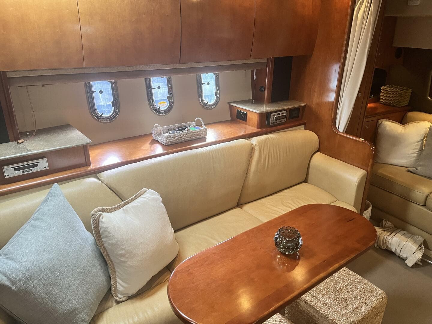 2008 Cruisers Yachts 390 Sport Coupe — photo 24