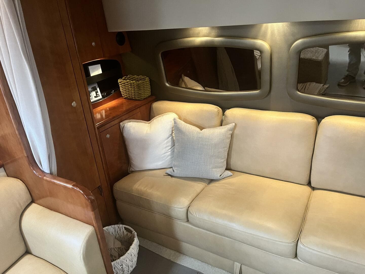 2008 Cruisers Yachts 390 Sport Coupe — photo 25