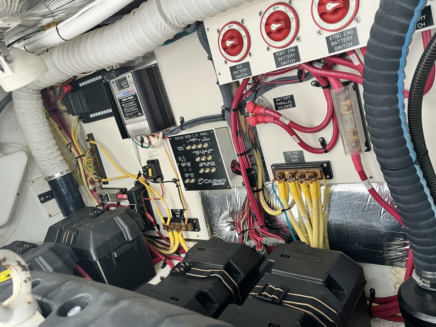 2008 Cruisers Yachts 390 Sport Coupe — photo 44