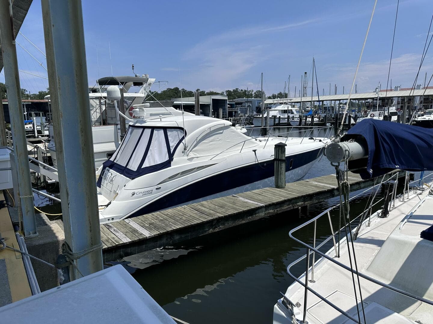 2008 Cruisers Yachts 390 Sport Coupe — photo 2