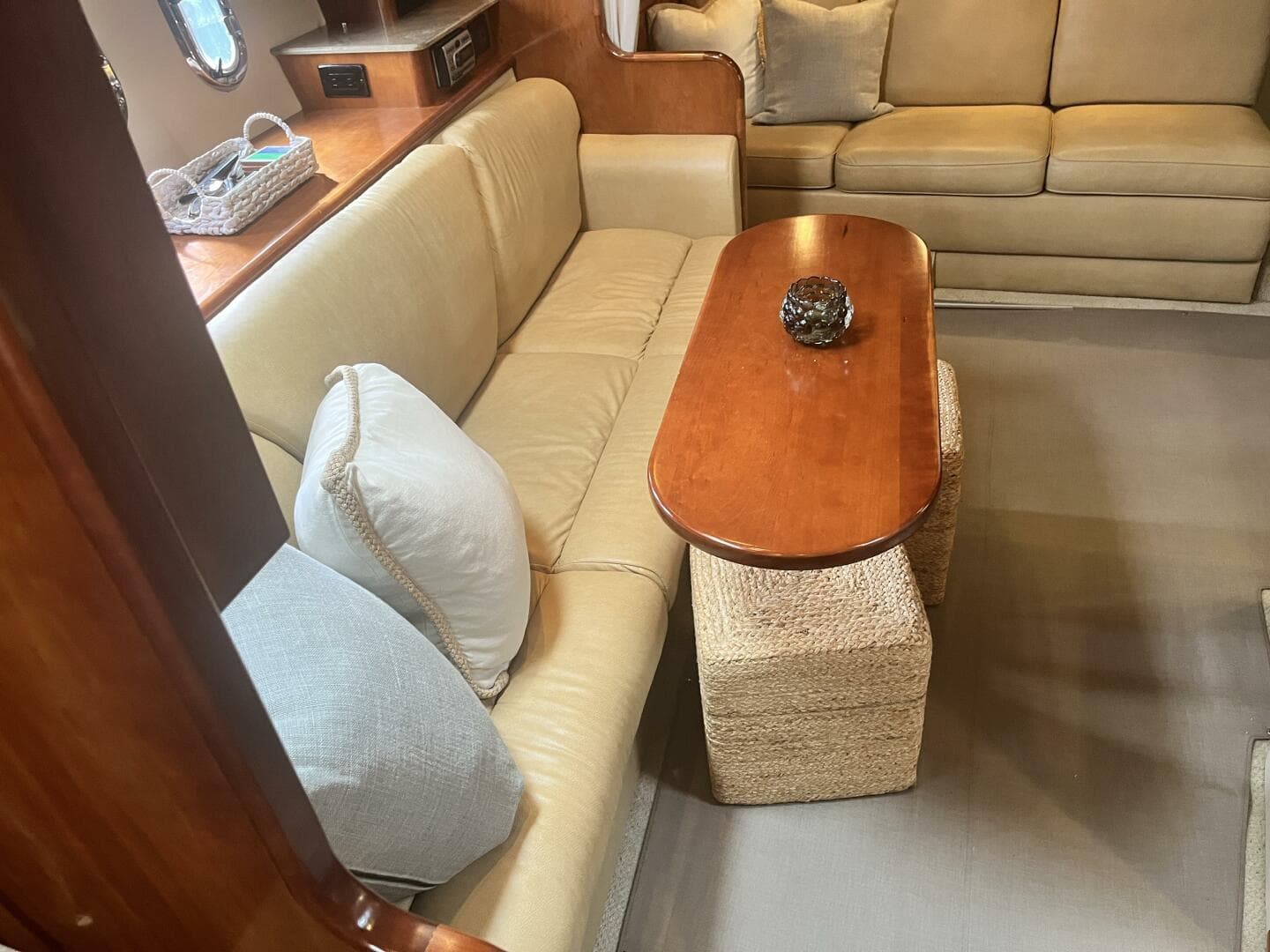 2008 Cruisers Yachts 390 Sport Coupe — photo 22