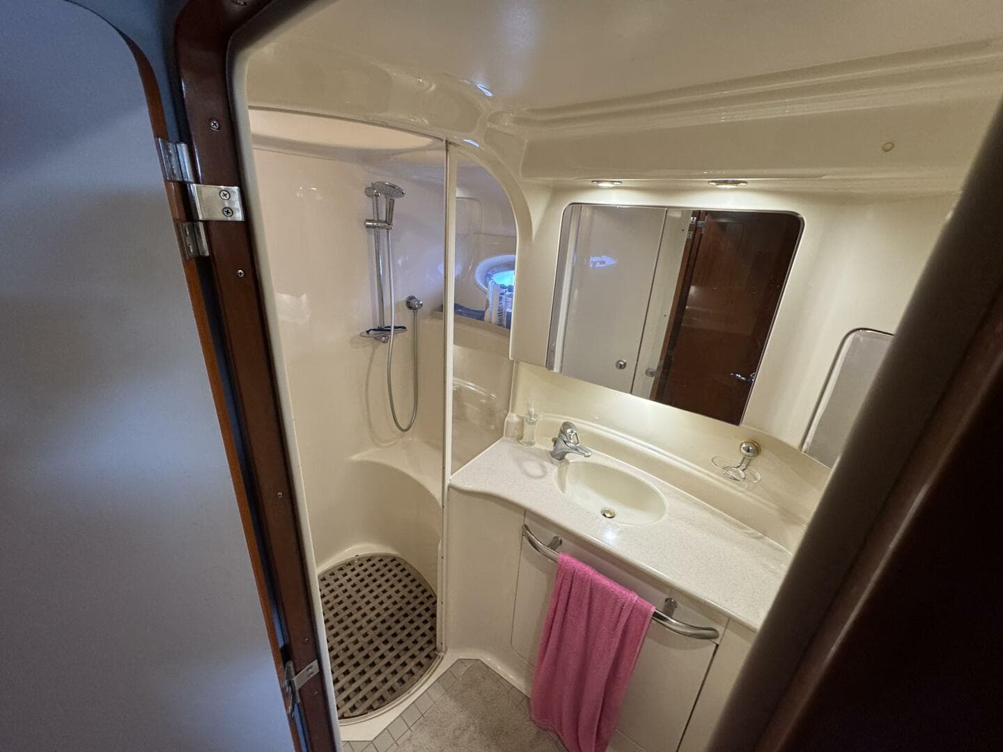 2001 Sea Ray 510 Sundancer — photo 23