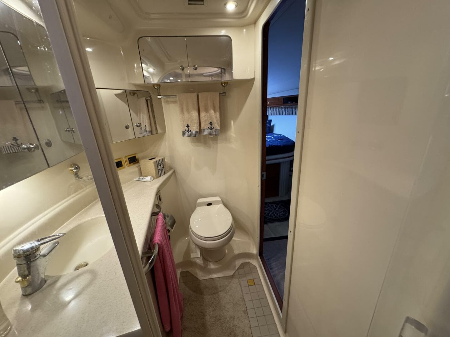 2001 Sea Ray 510 Sundancer — photo 24