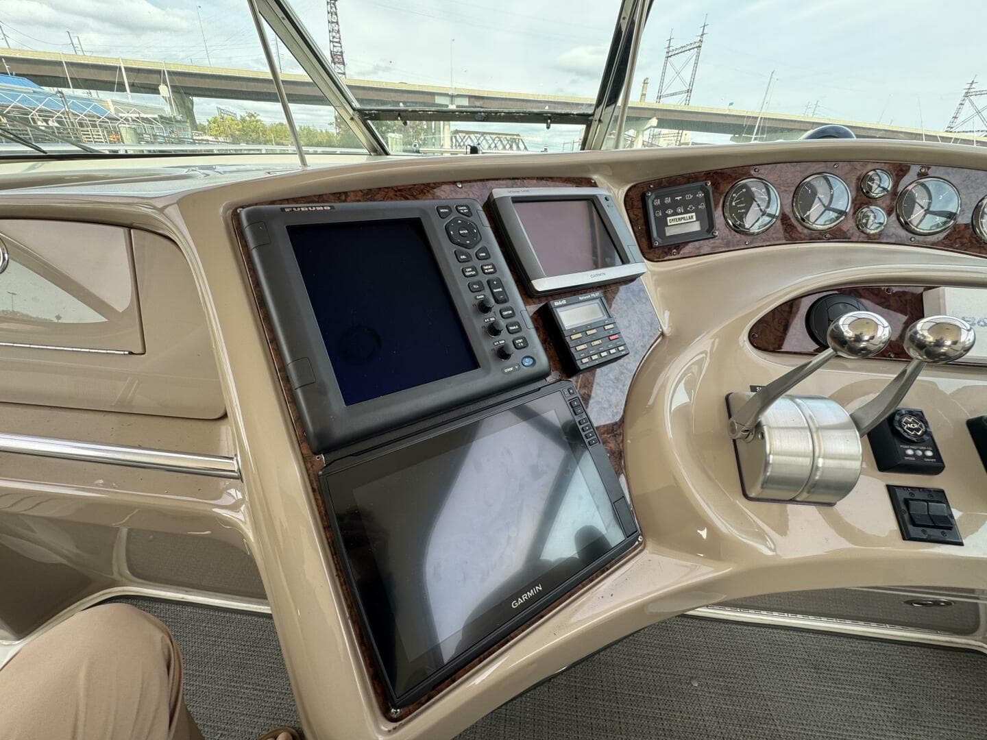 2001 Sea Ray 510 Sundancer — photo 14