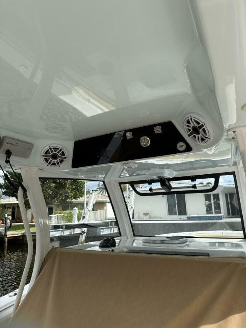 2023 Sportsman 352 Open — photo 7