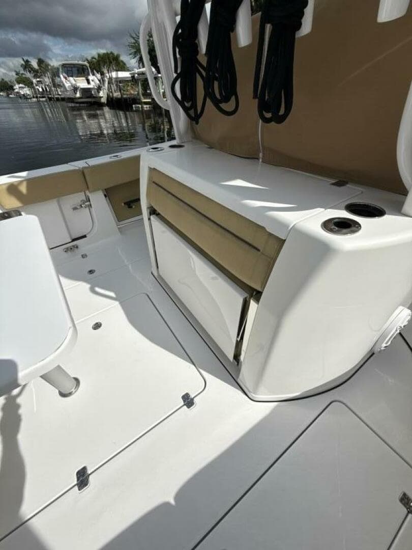 2023 Sportsman 352 Open — photo 15