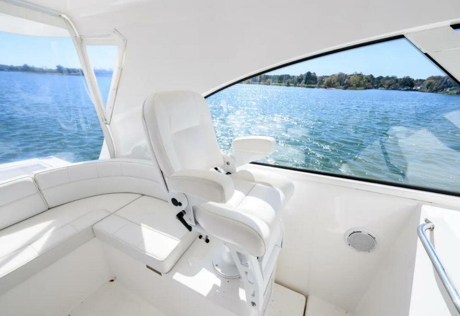 2013 Cabo 40 Hardtop Express — photo 13