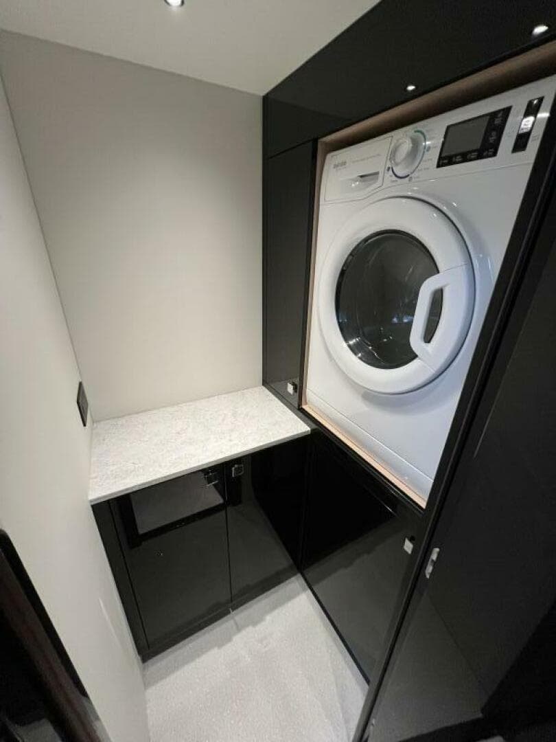 2026 Sunseeker 55 Predator — photo 40