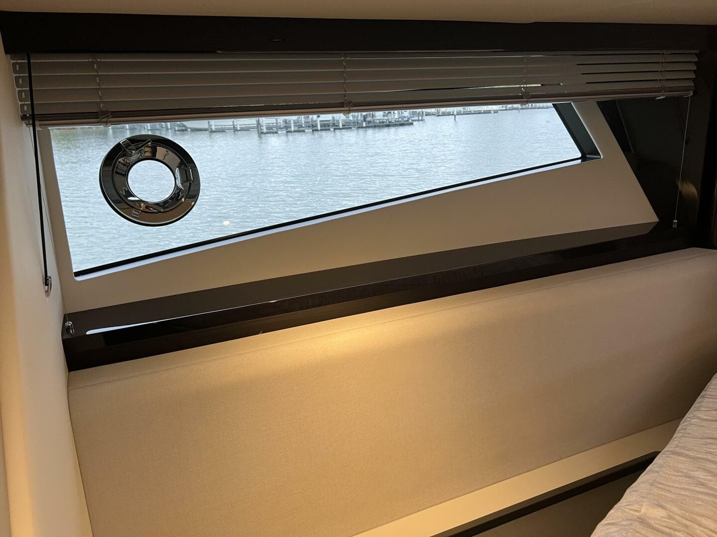 2026 Sunseeker 55 Predator — photo 46