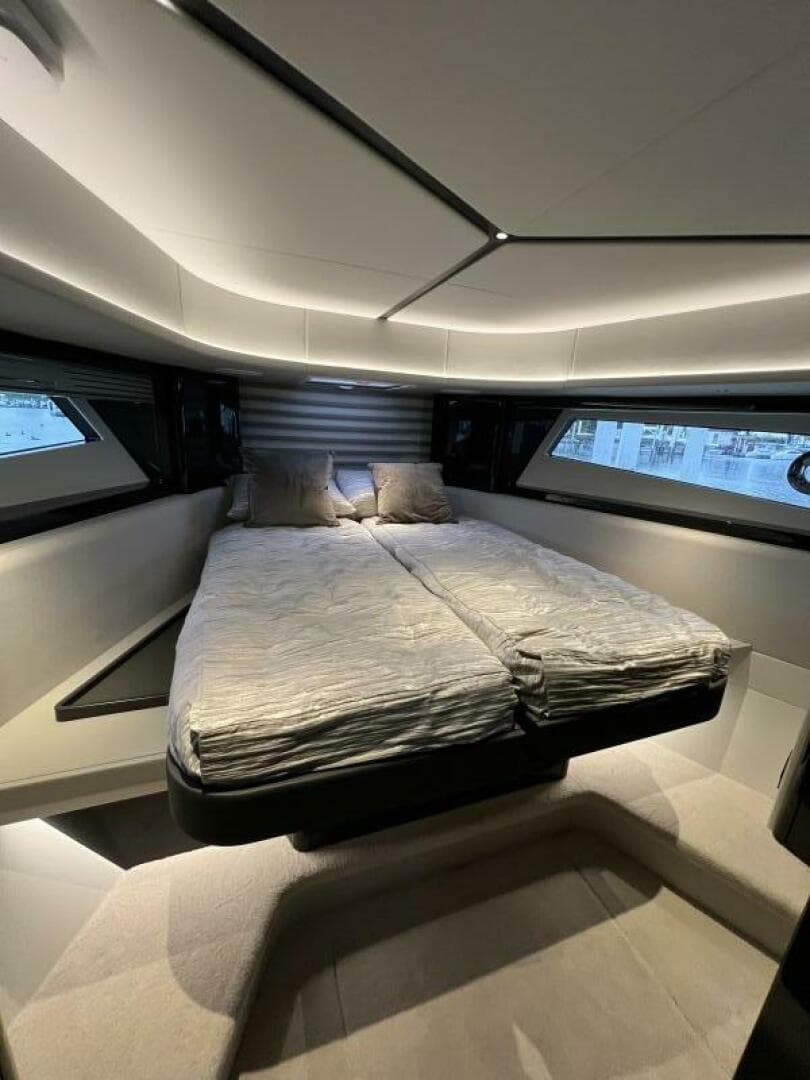 2026 Sunseeker 55 Predator — photo 44