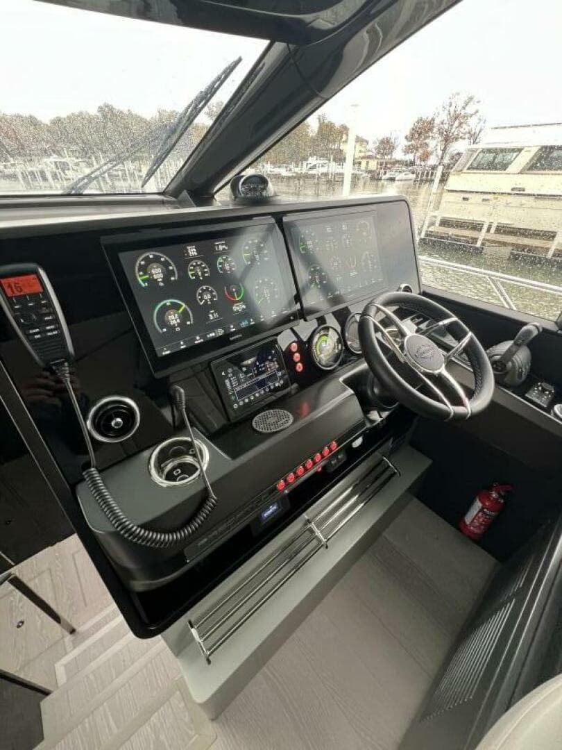 2026 Sunseeker 55 Predator — photo 31