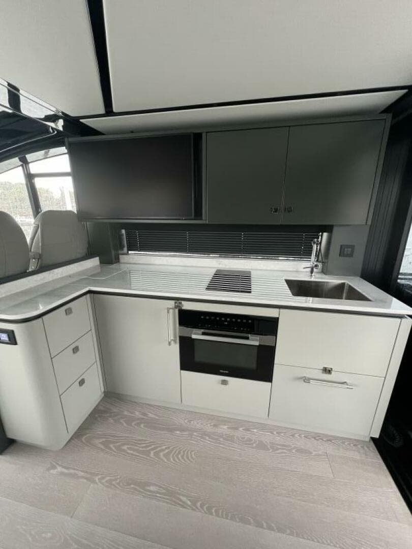 2026 Sunseeker 55 Predator — photo 24